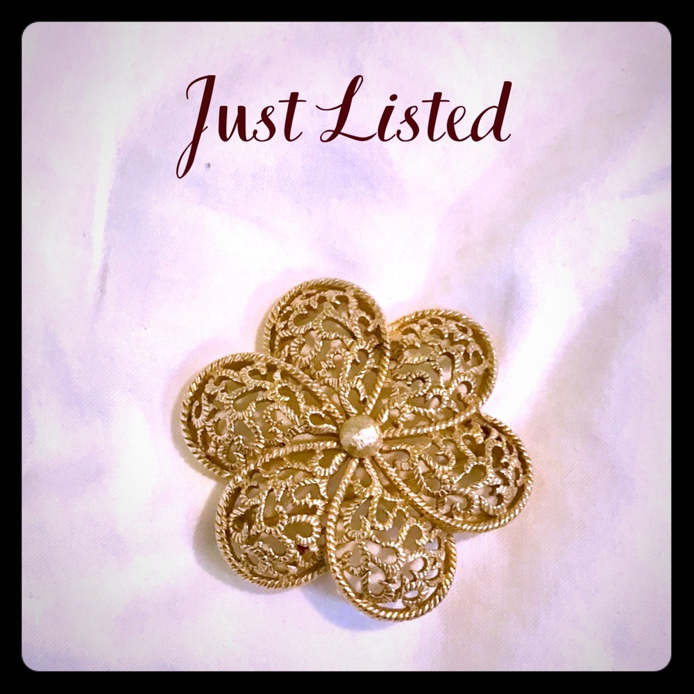 Trifari Crown Rare Vintage Flower Brooch